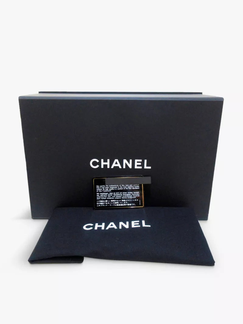 Chanel: VINTAGE Bucket Bag