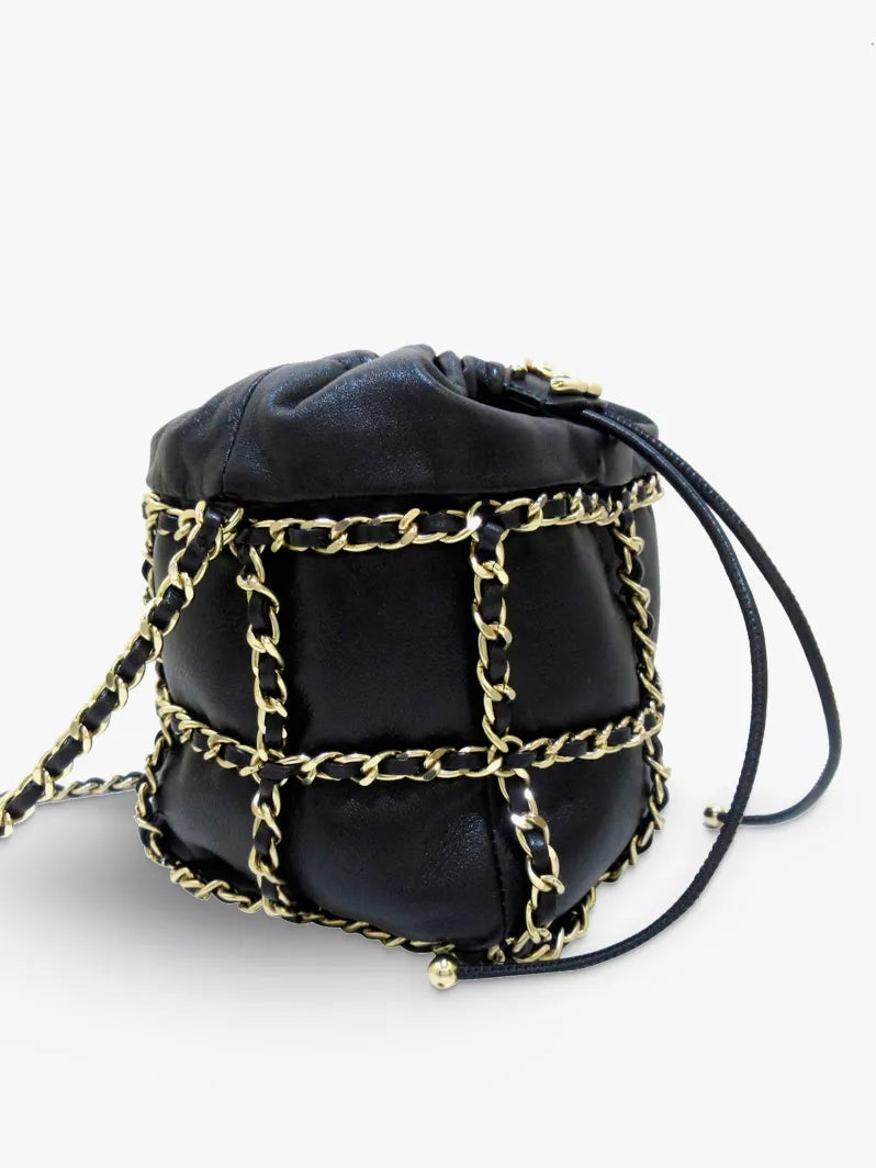 Chanel: VINTAGE Bucket Bag