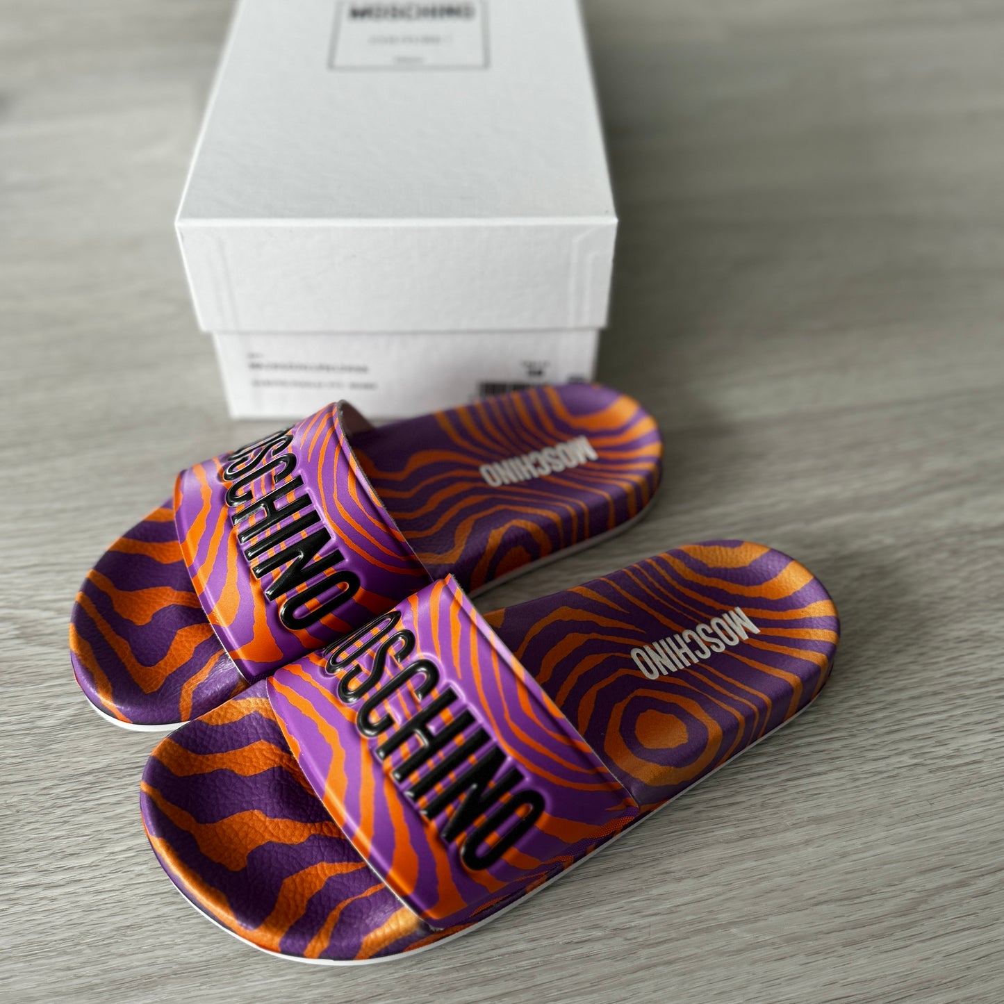 Moschino: Tiger Print Slides