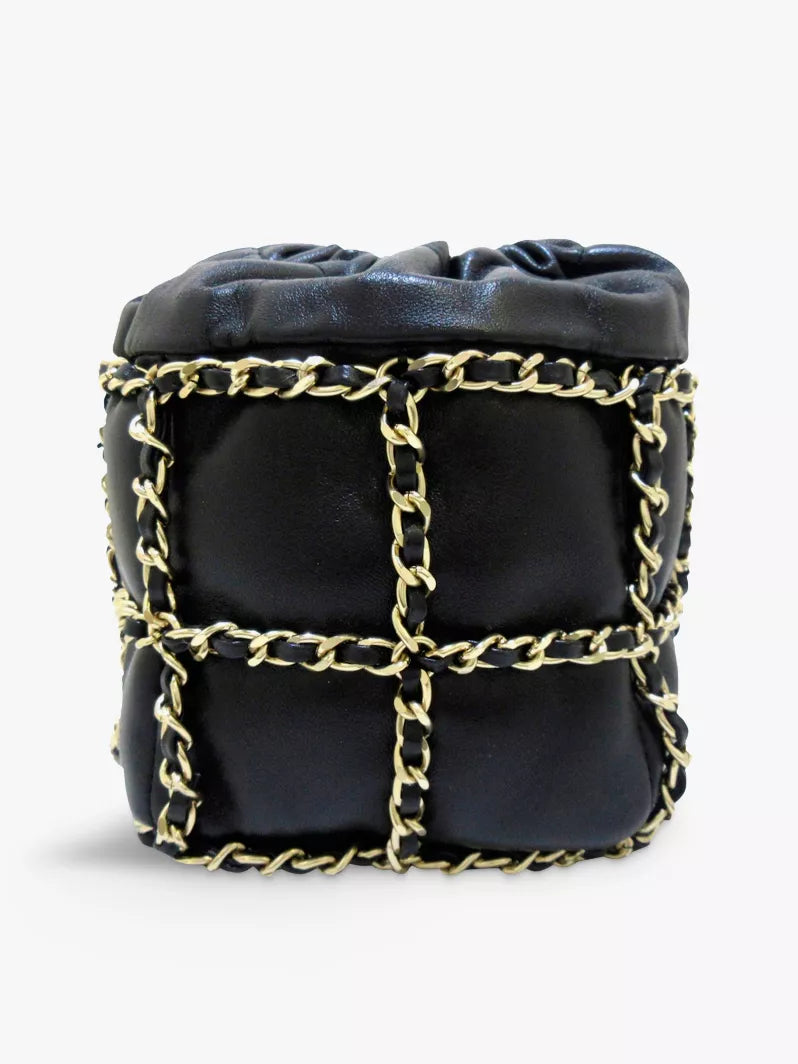 Chanel: VINTAGE Bucket Bag