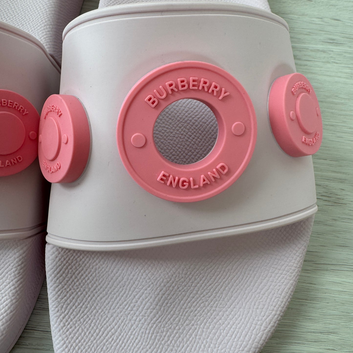 Burberry: SDL Furley L Slides