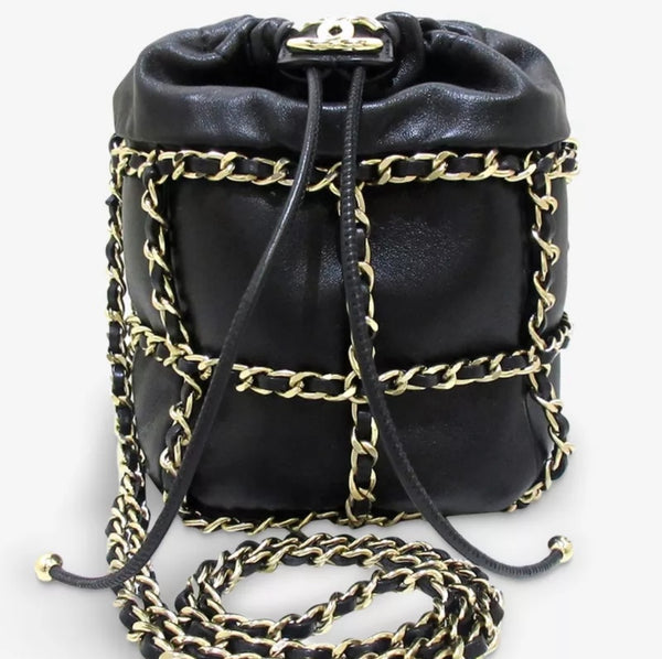 Chanel: VINTAGE Bucket Bag