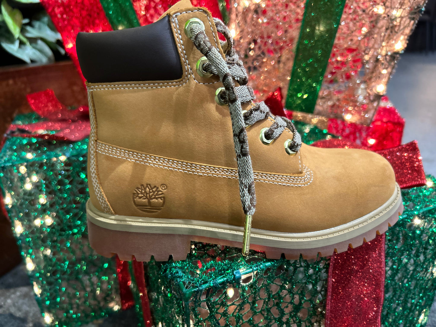 Gucci: Luxury Shoe Laces