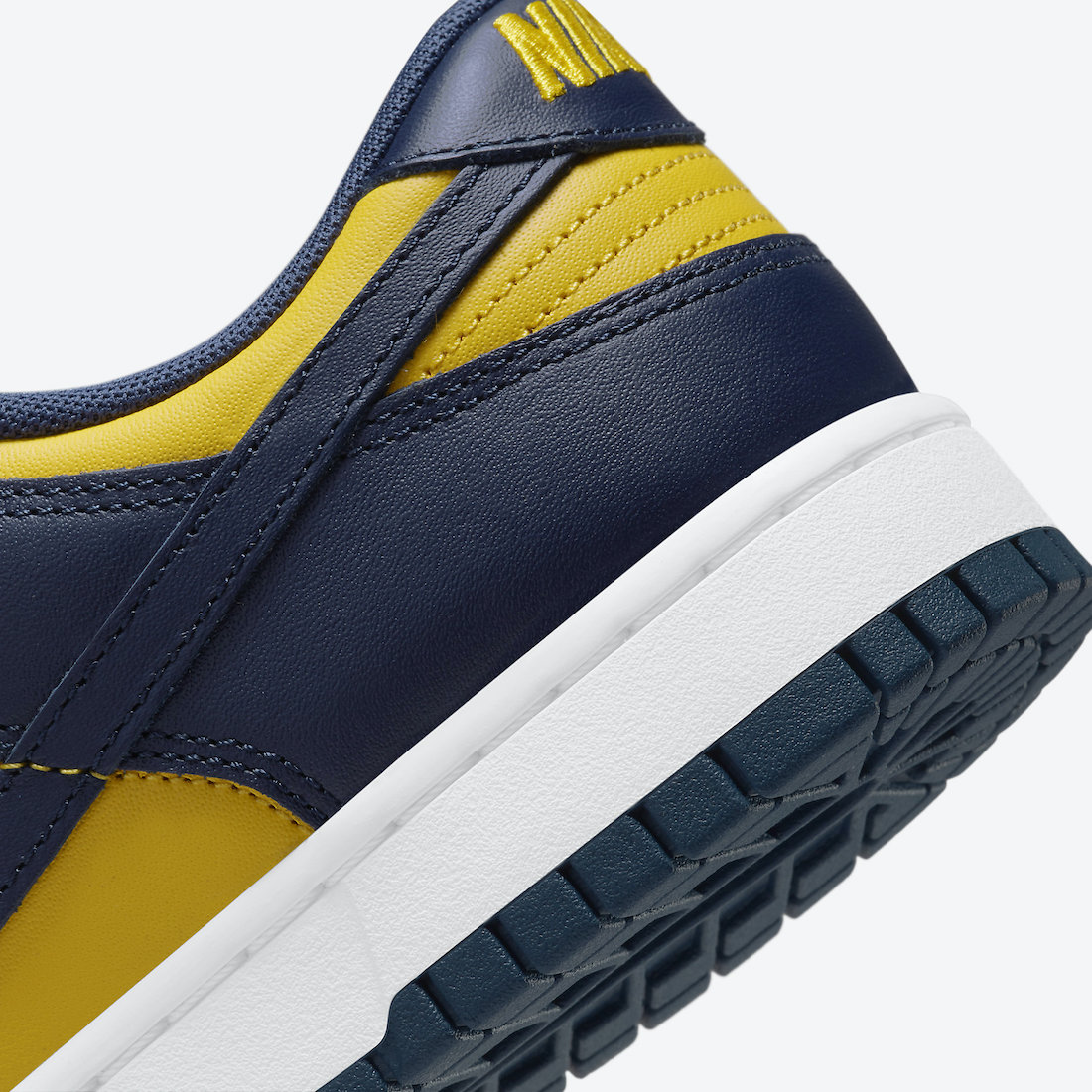 Nike: Dunk Low 